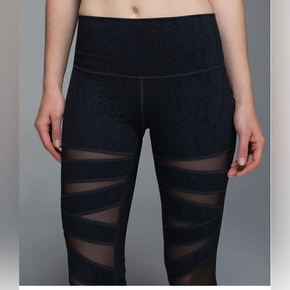 Lululemon High Times Tech Mesh - Picture 5 of 5